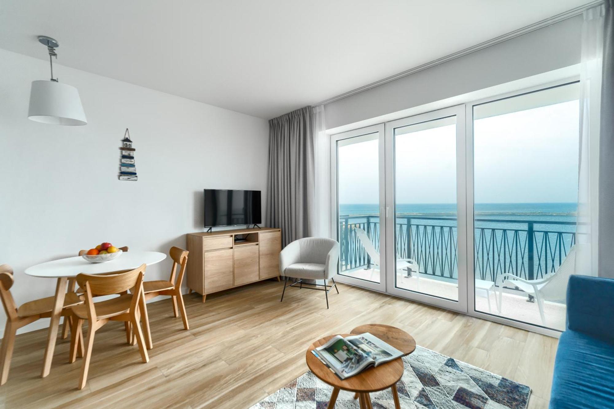 Apartamenty Marina Z Widokiem Na Morze Darlowko Dış mekan fotoğraf