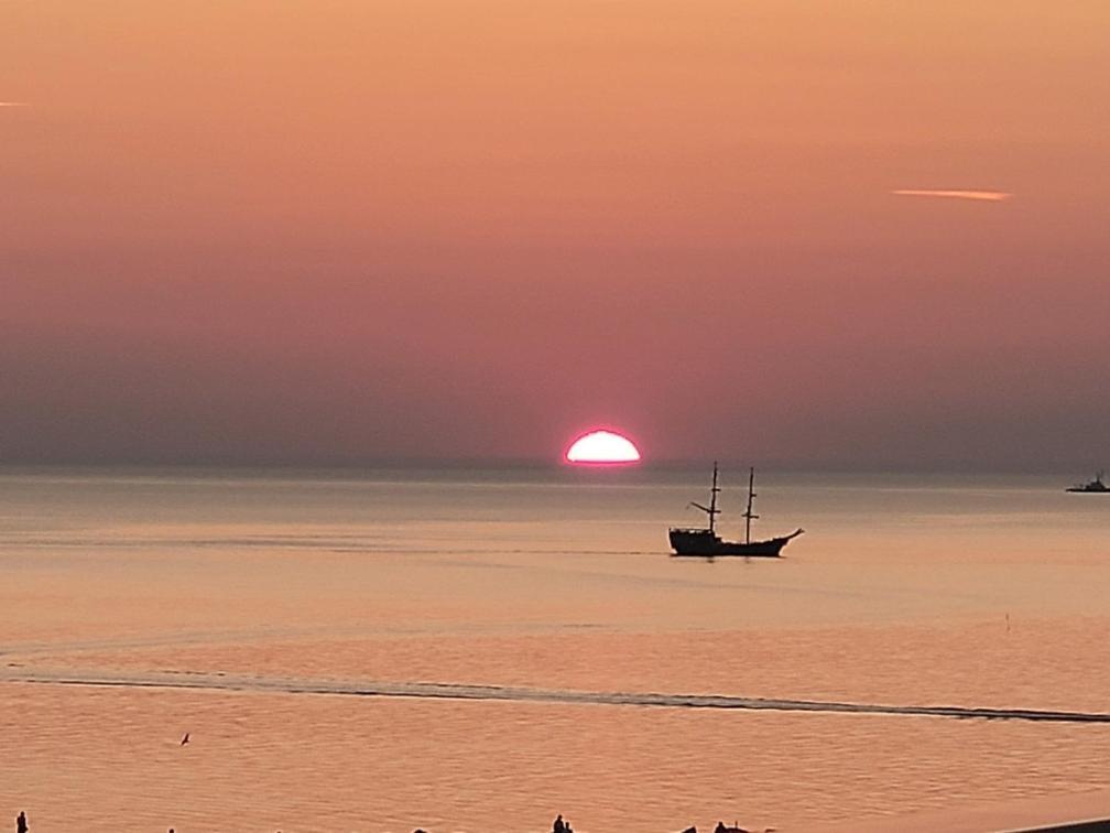Apartamenty Marina Z Widokiem Na Morze Darlowko Dış mekan fotoğraf